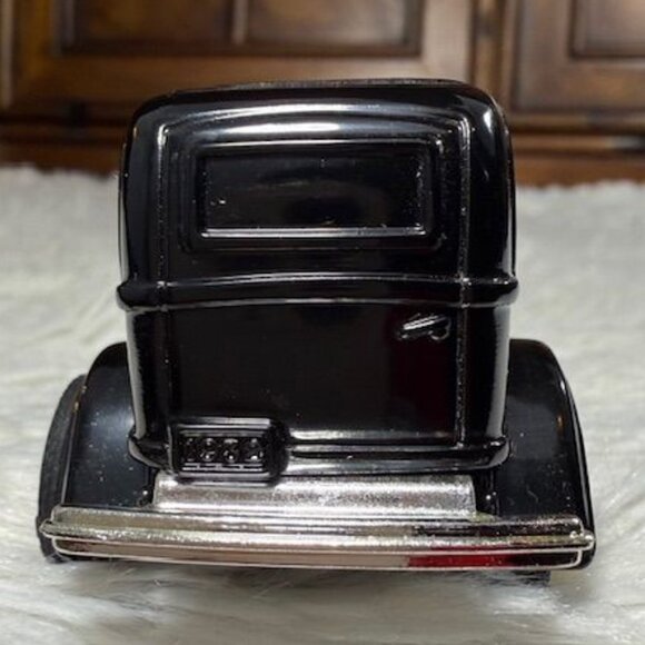 Vintage Coca-Cola Metal Black 1932 Ford Panel Delivery Bank Spinning Wheels - Picture 6 of 11